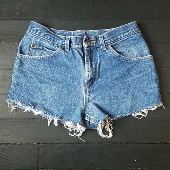 🌼 Vintage LEE high waisted cutoff shorts - Picture 2 of 8